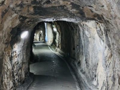 A picture of a tunnel inside of the Great Siege Tunnels in Gibraltar